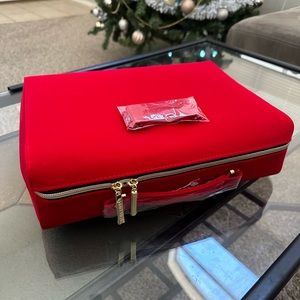 Estée Lauder Travel Case is perfect for storing makeup & hair essentials NEW